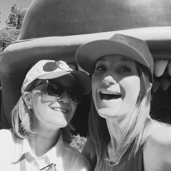 Meet your Posher, Elizabeth - Picture 2 of 2